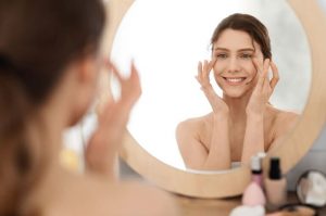 Lee más sobre el artículo Rutina de belleza para tratar las manchas de la piel